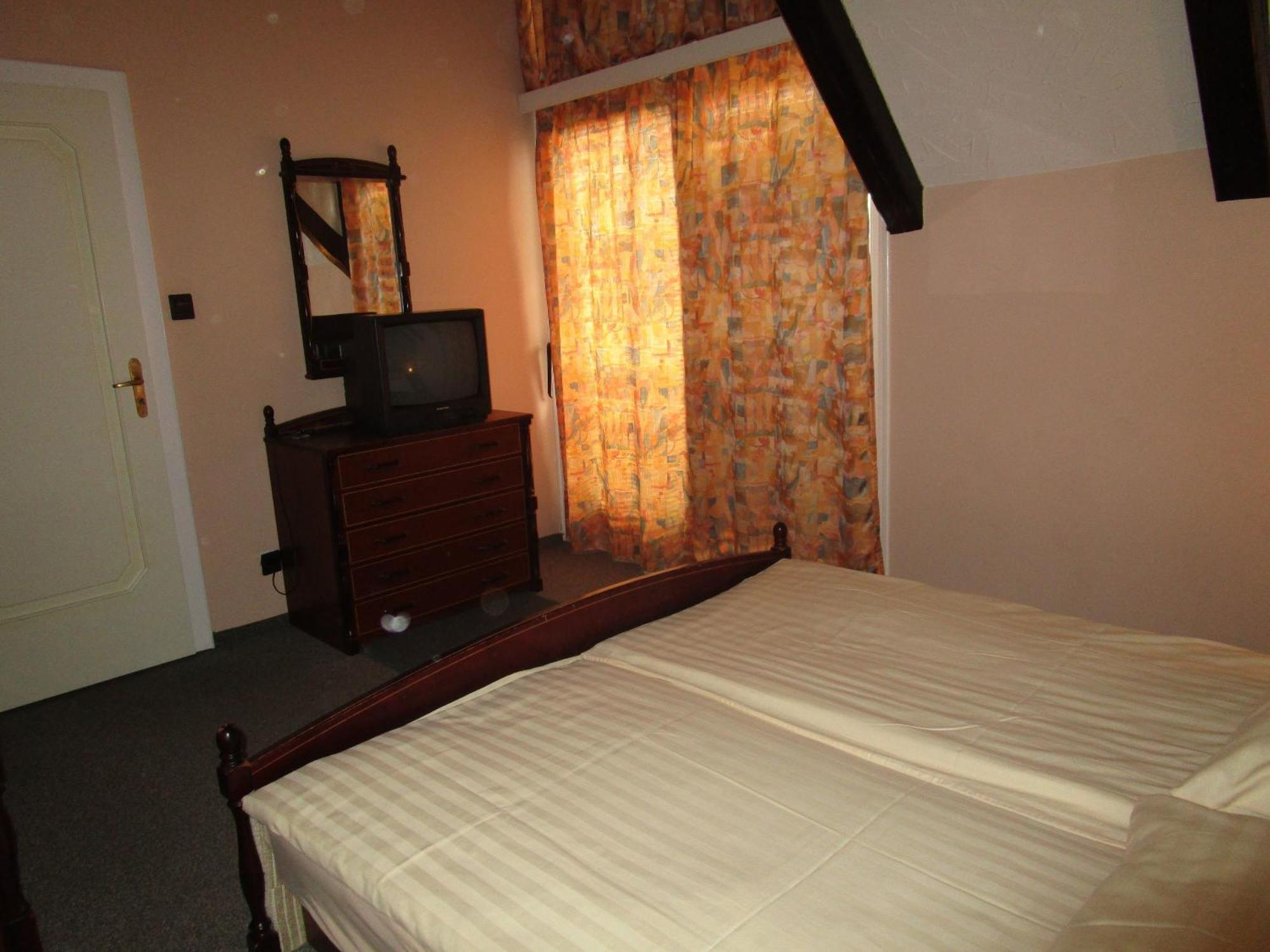 Haus Sonnenhof Hotel Siofok Ruang foto