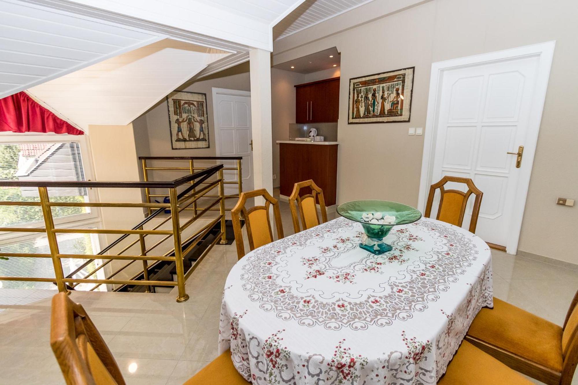 Haus Sonnenhof Hotel Siofok Bagian luar foto
