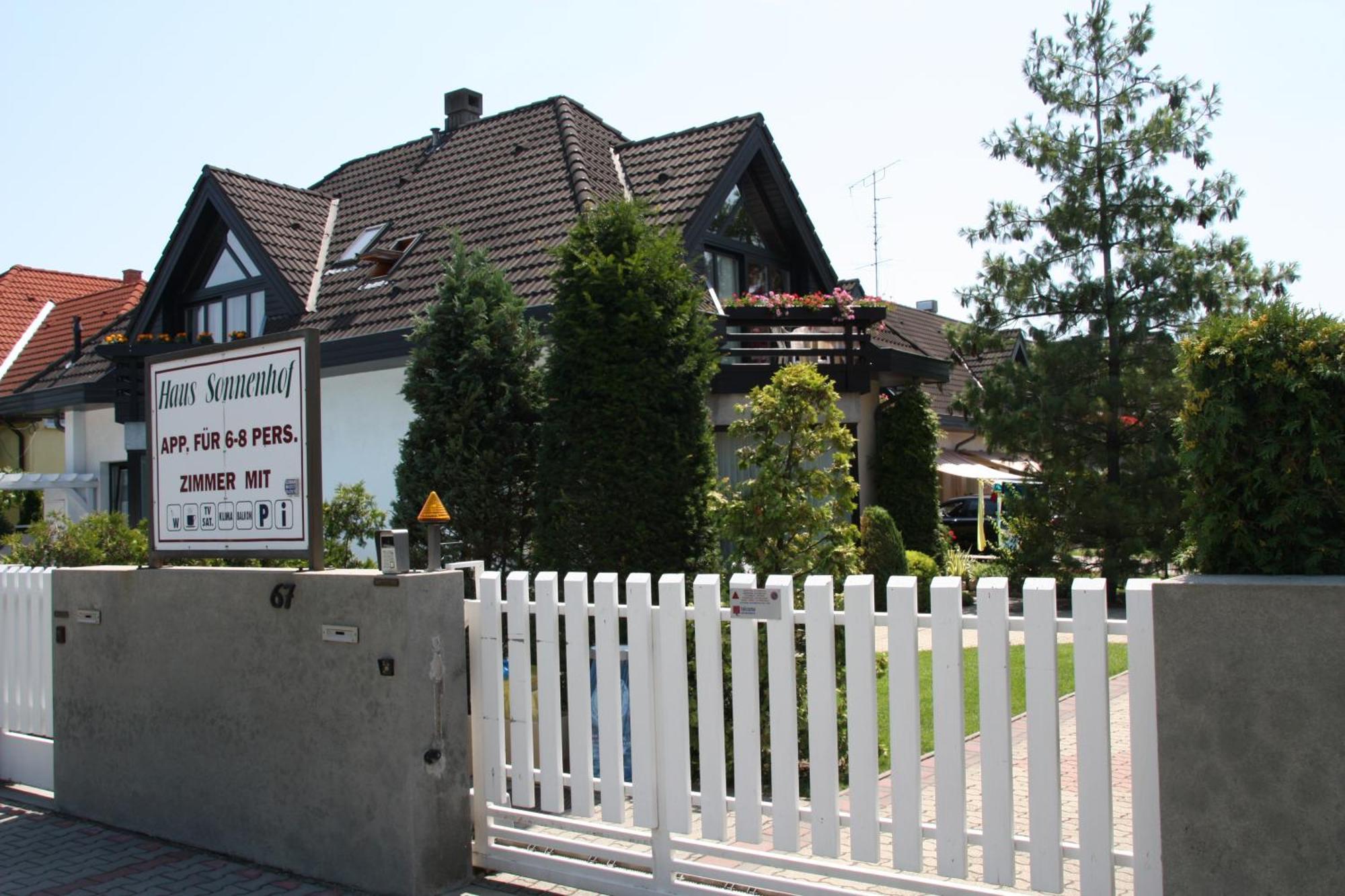 Haus Sonnenhof Hotel Siofok Bagian luar foto